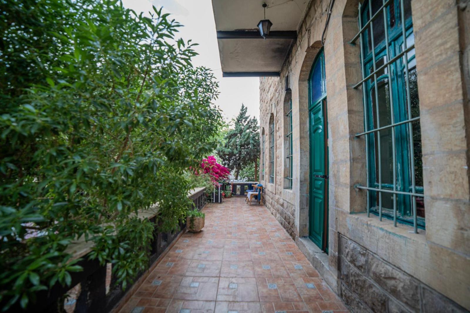 Central House With Beautiful Garden Amman Eksteriør bilde